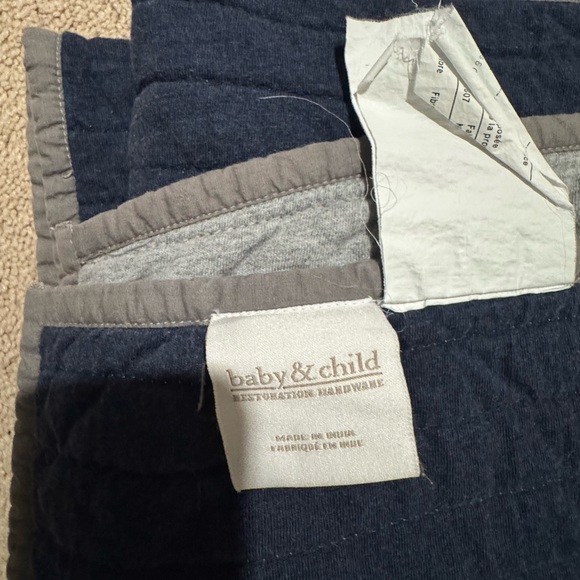Reversible Blue and Gray Quilted Blanket - Picture 4 of 4